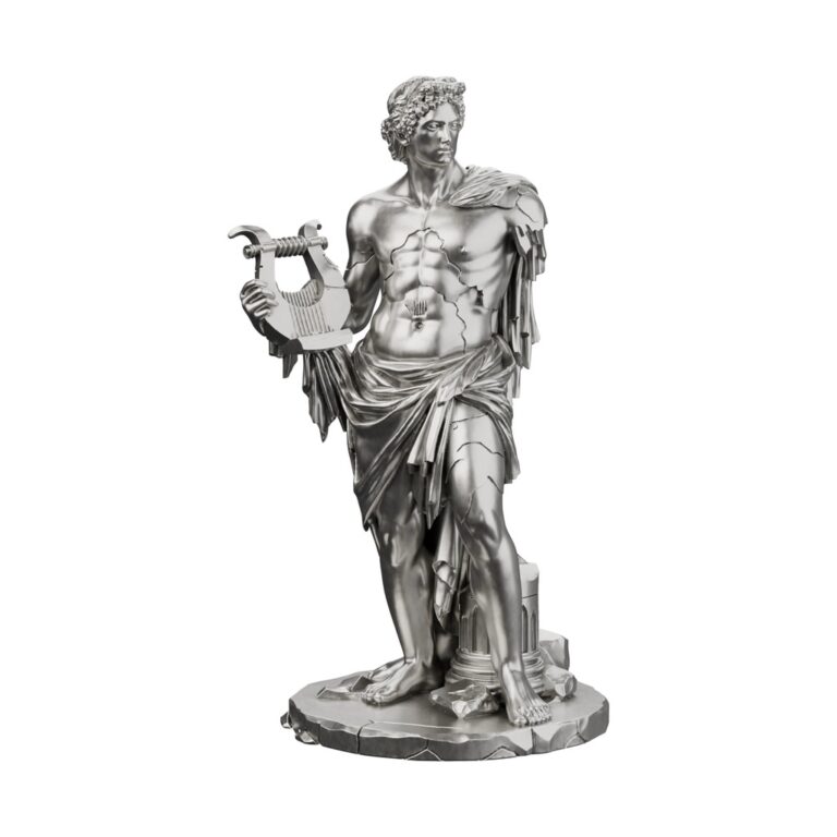 Art & Decor silver statues